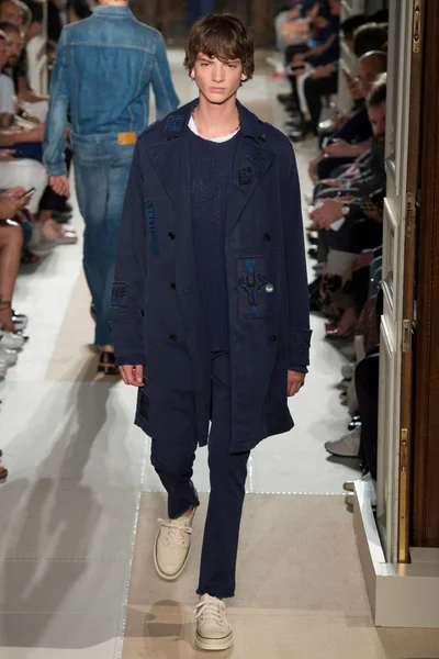Look 36
